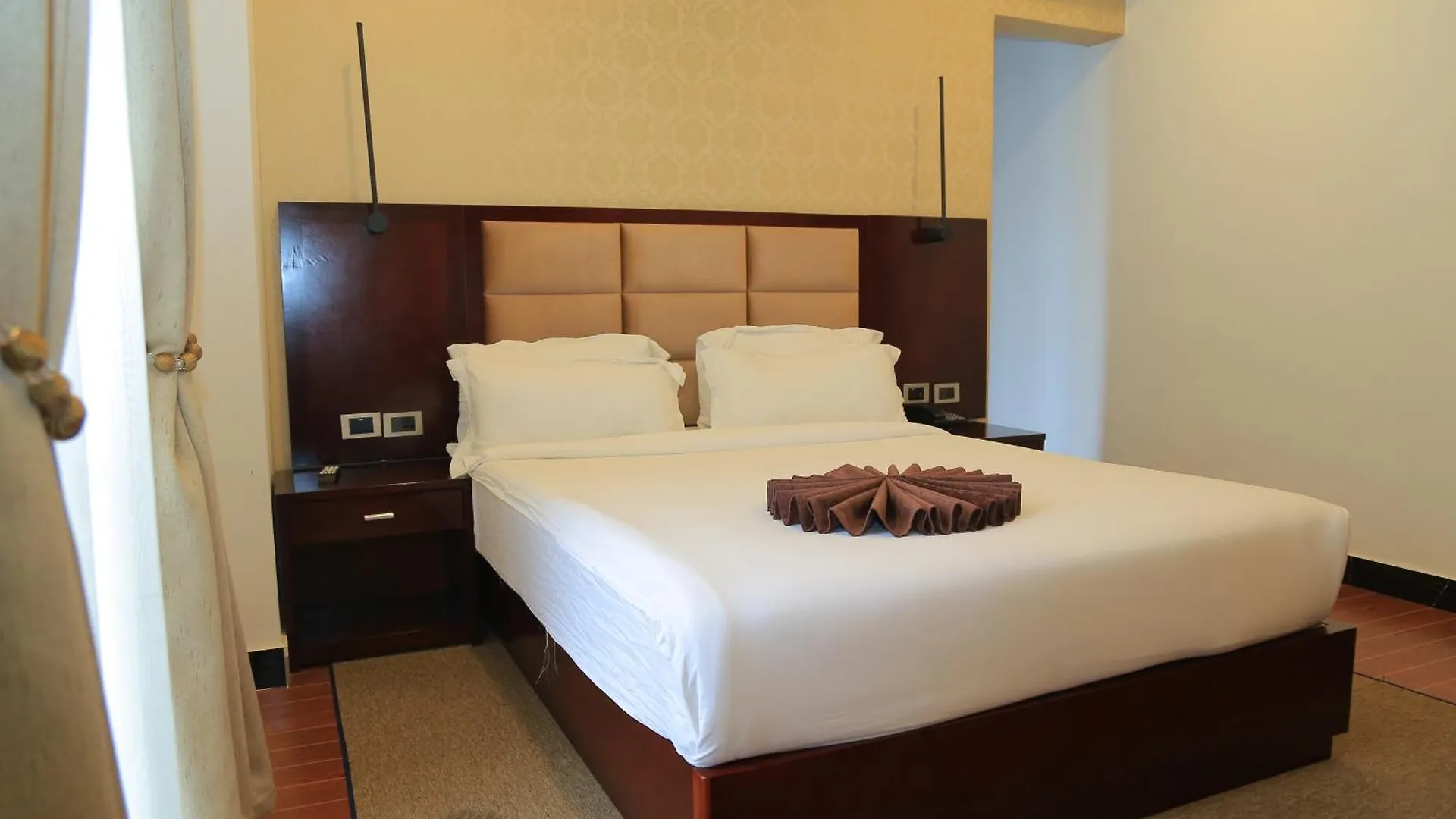 Metas Hotel And Spa Addis Ababa 5*,
